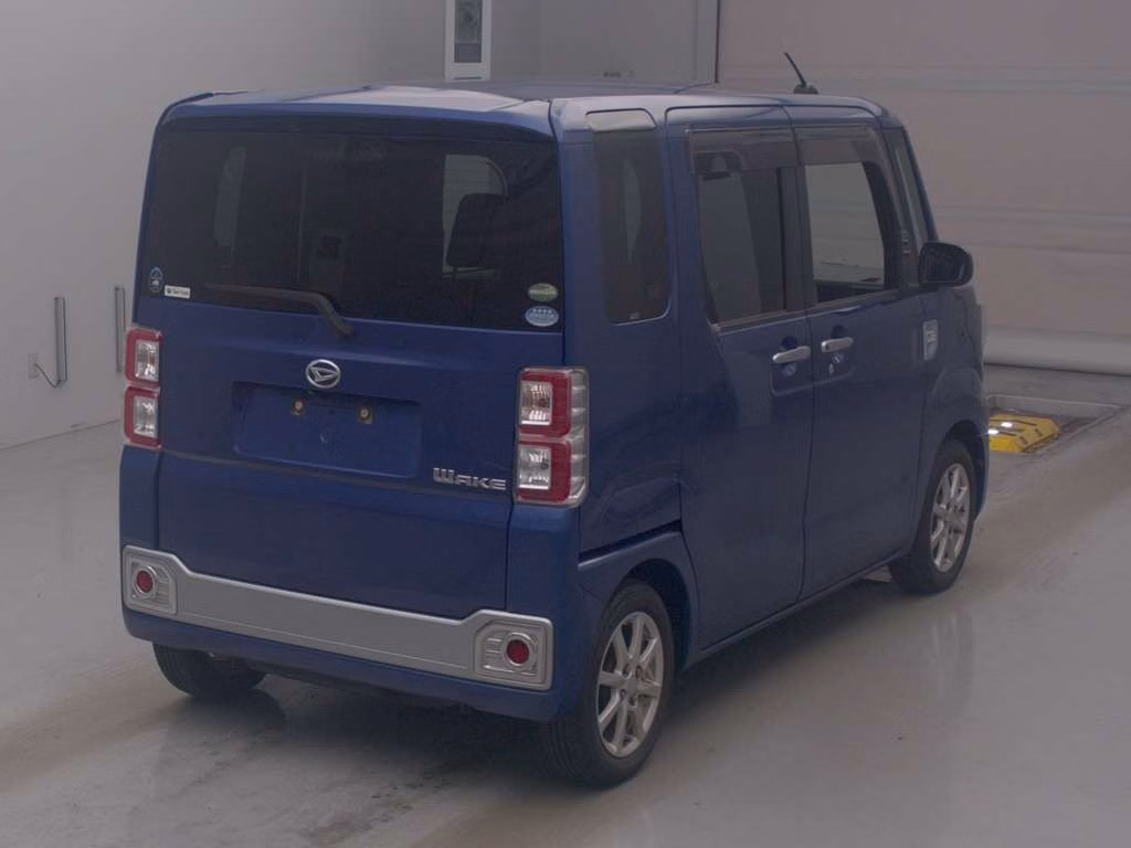 DAIHATSU WAKE