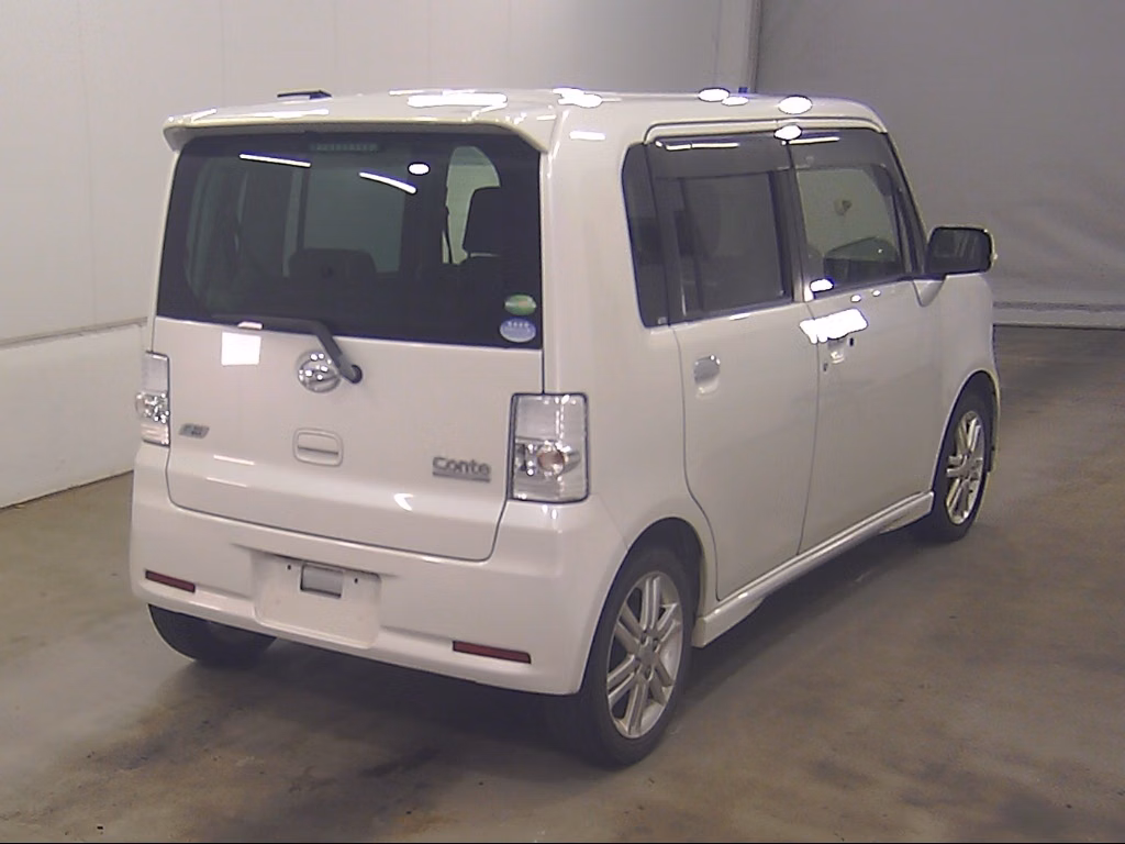 DAIHATSU MOVE CONTE