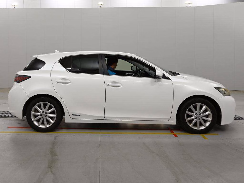 LEXUS CT200H