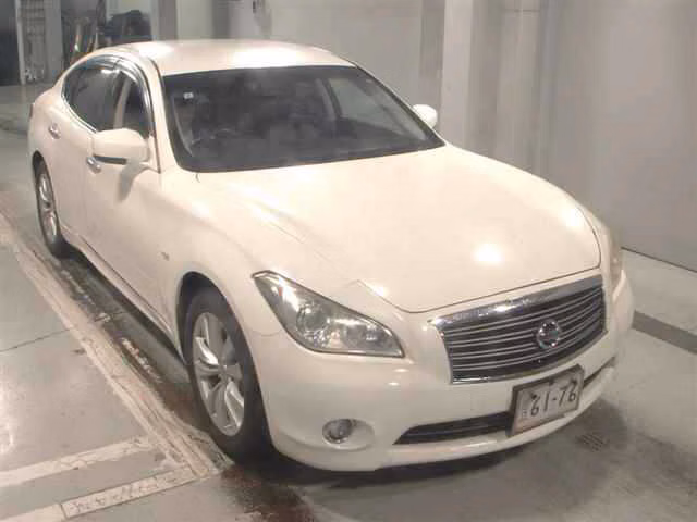NISSAN FUGA