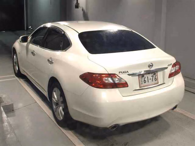 NISSAN FUGA