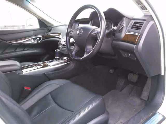 NISSAN FUGA