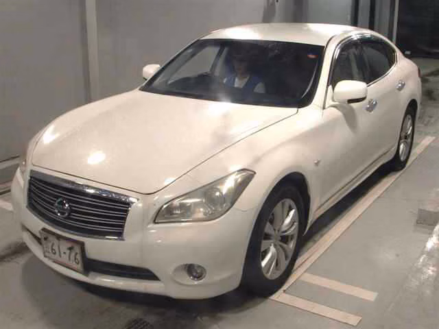 NISSAN FUGA