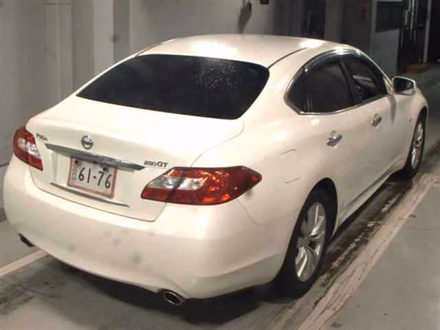 NISSAN FUGA