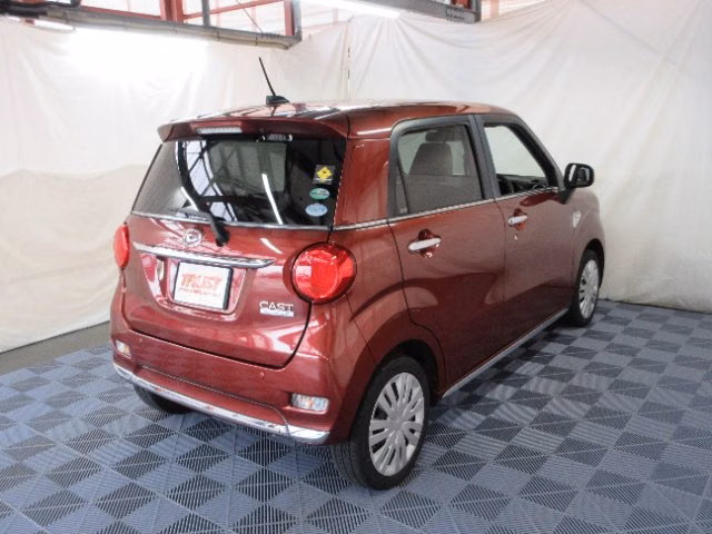 DAIHATSU CAST