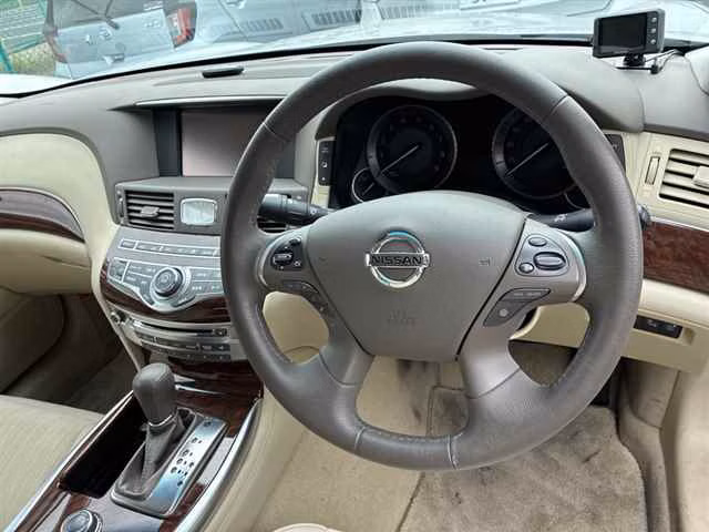 NISSAN FUGA