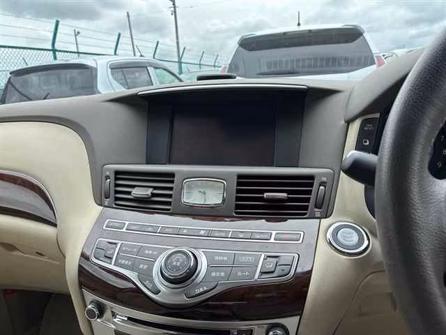 NISSAN FUGA