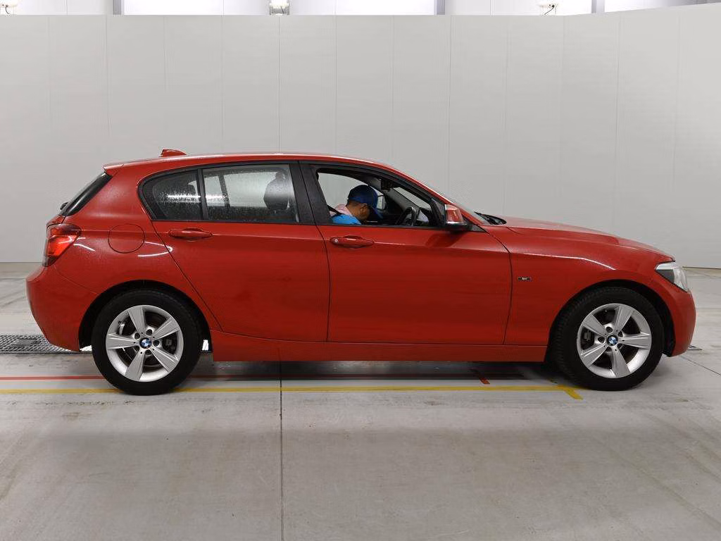 BMW 1-SERIES