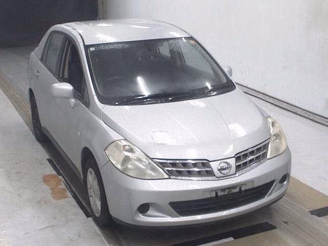 NISSAN TIIDA LATIO