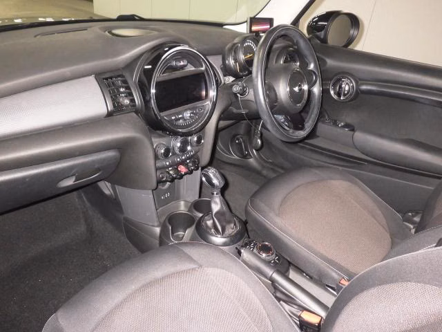 MINI HATCH
