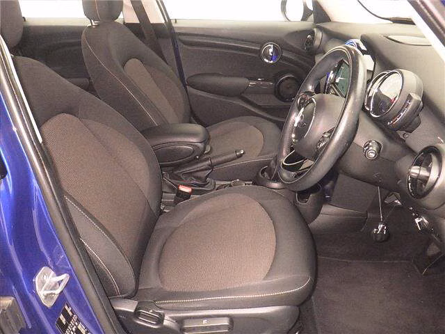 MINI HATCH