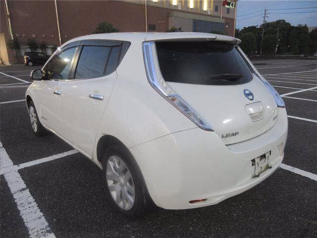 NISSAN LEAF