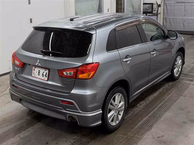 MITSUBISHI RVR