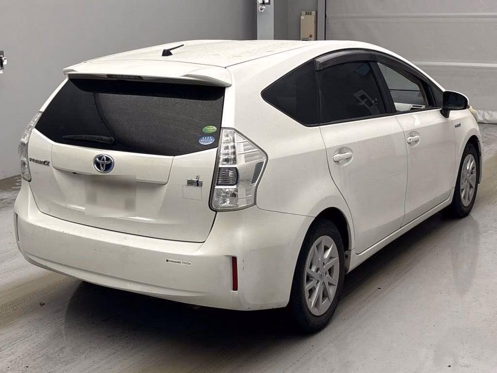 TOYOTA PRIUS ALPHA