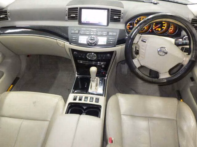 NISSAN FUGA