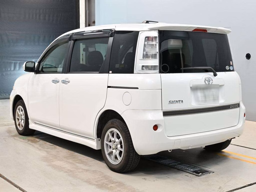 TOYOTA SIENTA