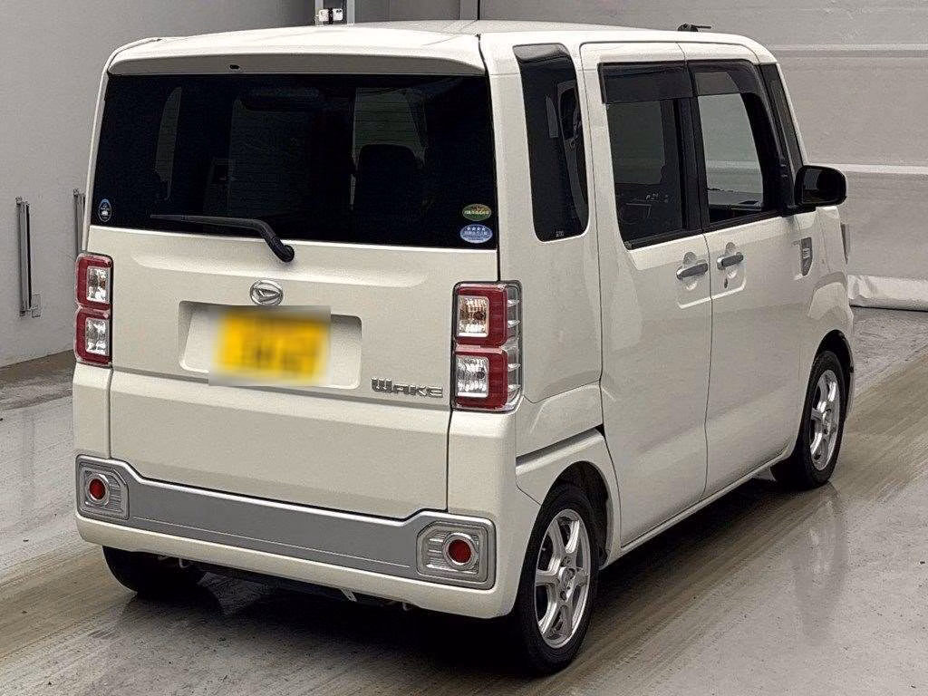 DAIHATSU WAKE