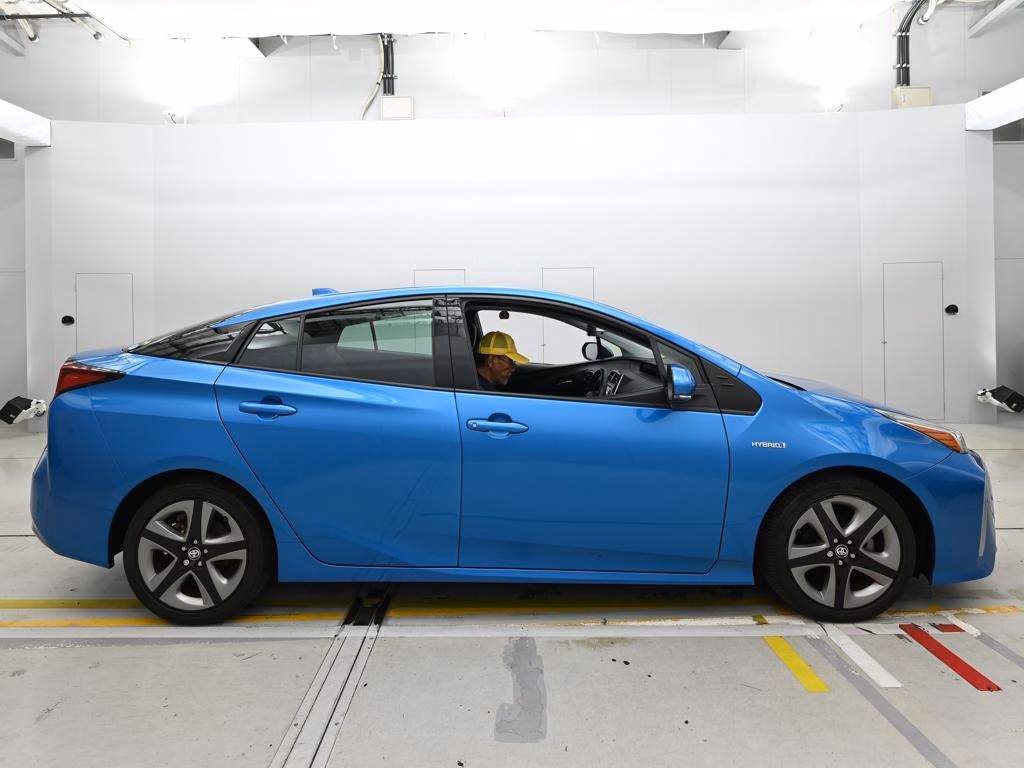 TOYOTA PRIUS