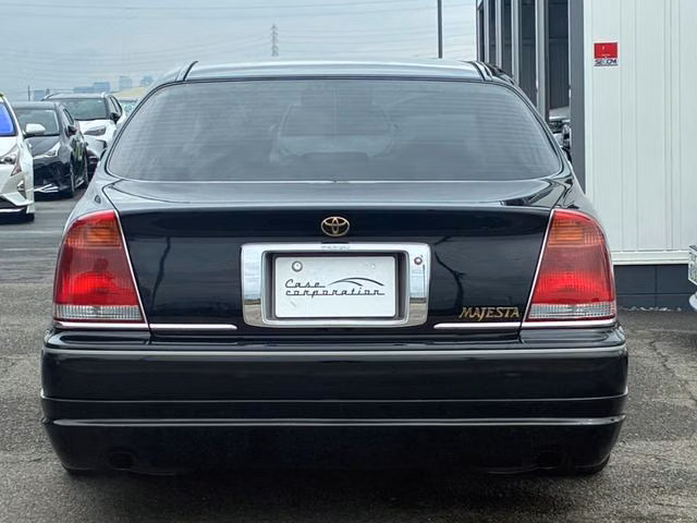 Toyota Crown Majesta