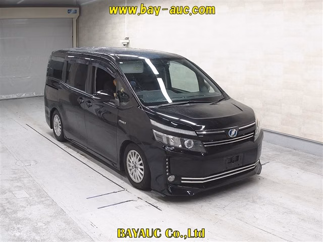 TOYOTA VOXY