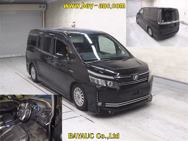 TOYOTA VOXY