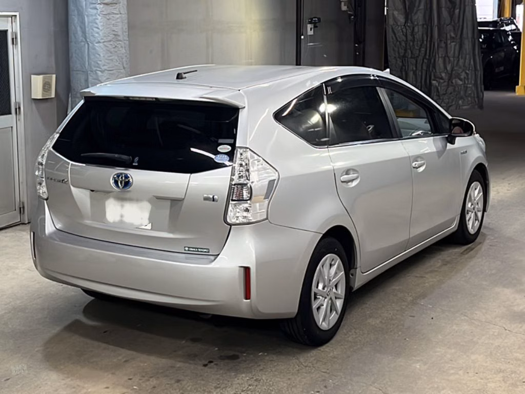 TOYOTA PRIUS ALPHA