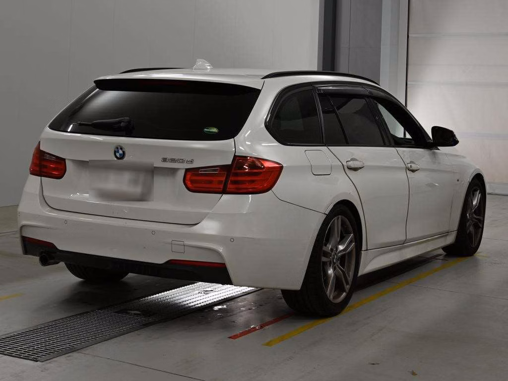 BMW 3-SERIES