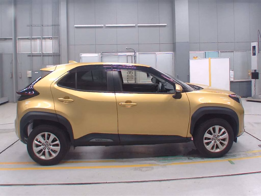 TOYOTA YARIS CROSS