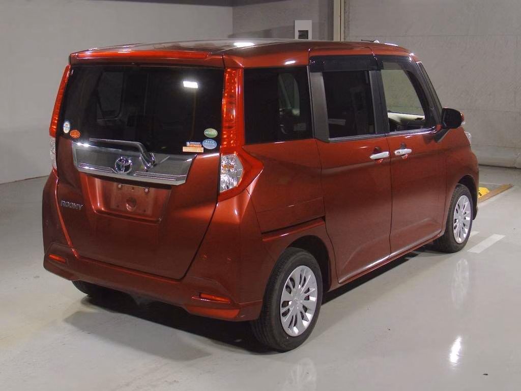 TOYOTA ROOMY