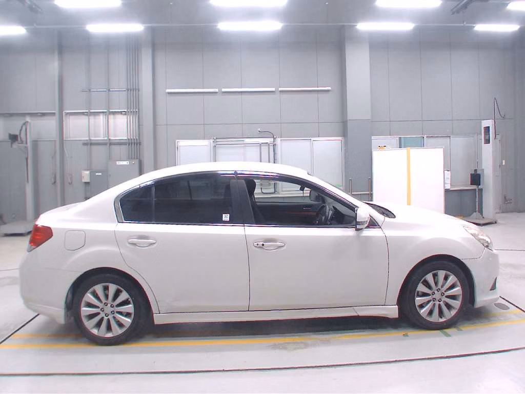 SUBARU LEGACY B4