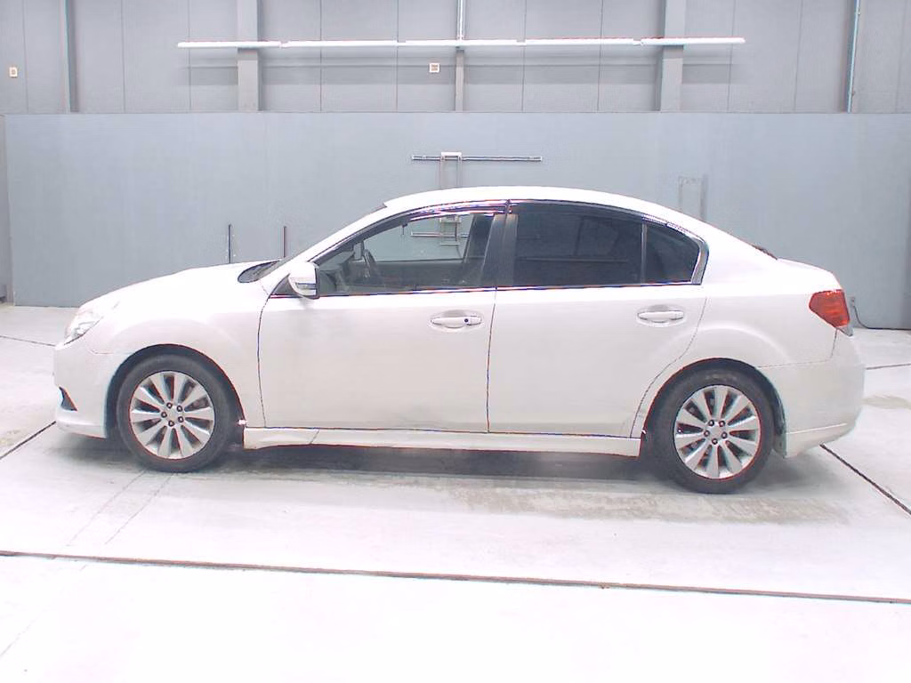 SUBARU LEGACY B4