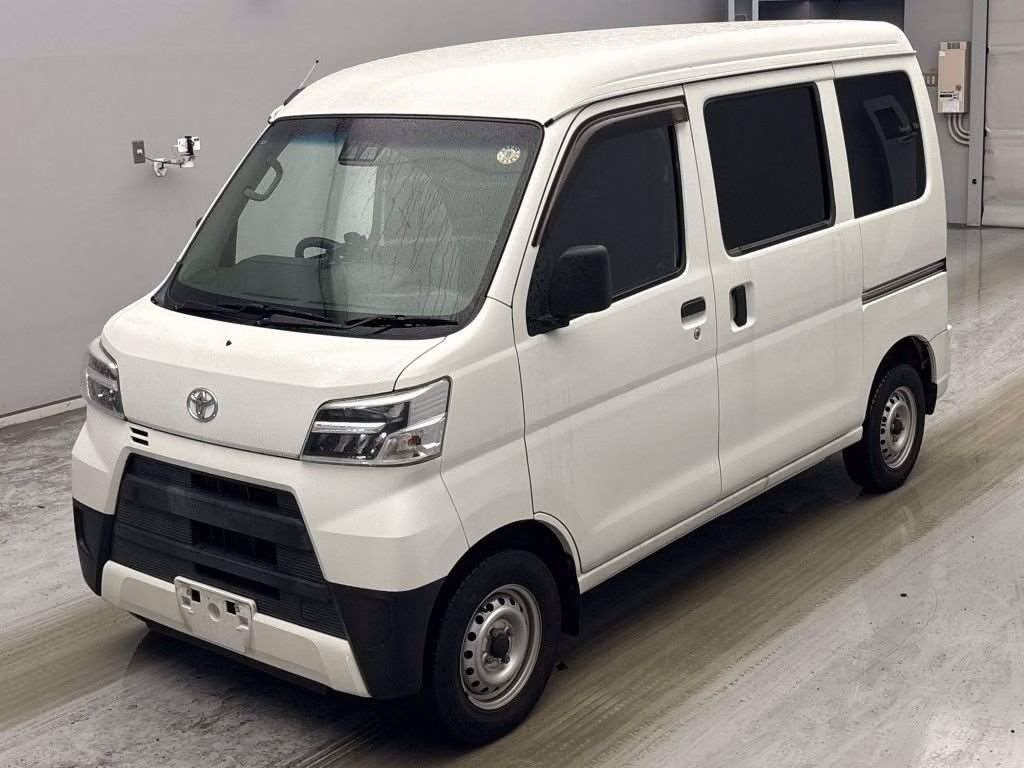 TOYOTA PIXIS VAN