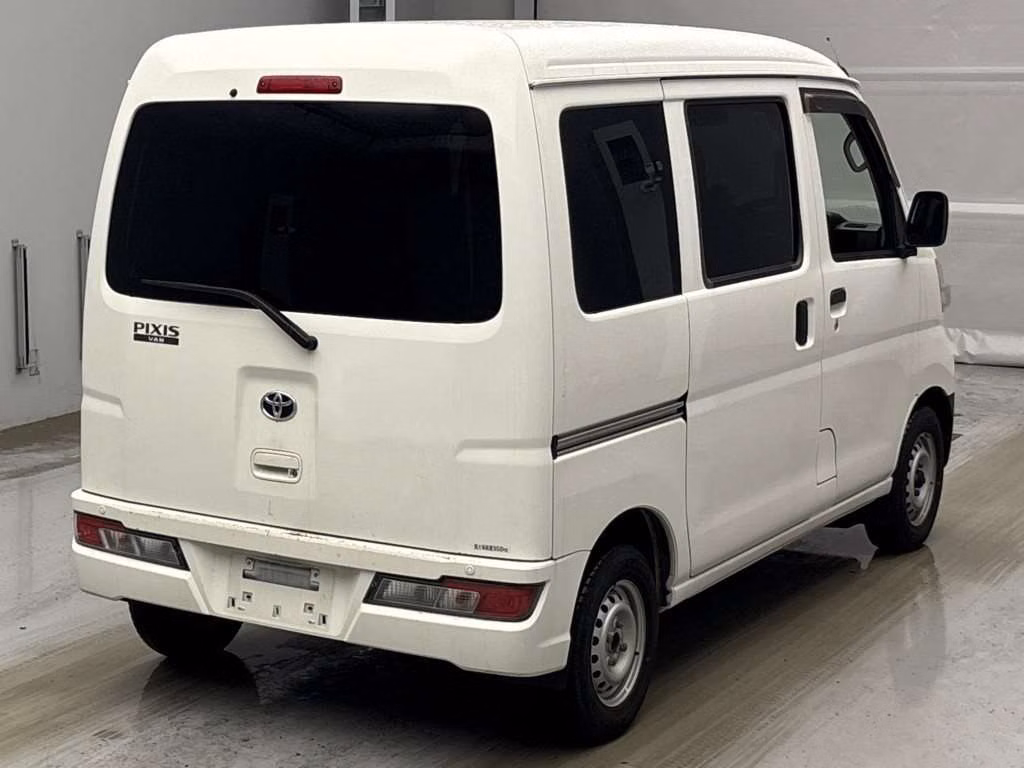 TOYOTA PIXIS VAN