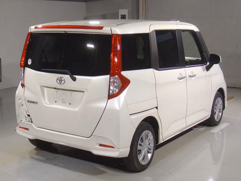 TOYOTA ROOMY
