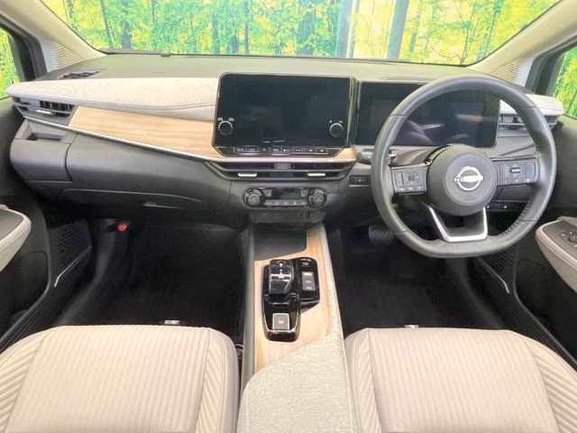 Nissan Aura