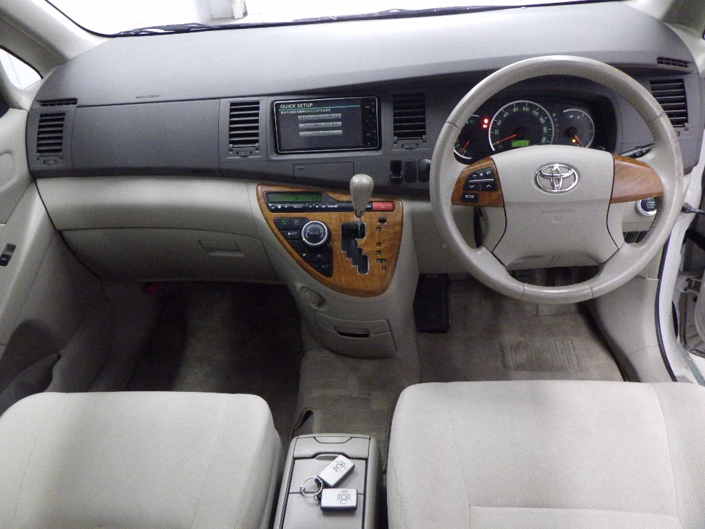 TOYOTA ISIS