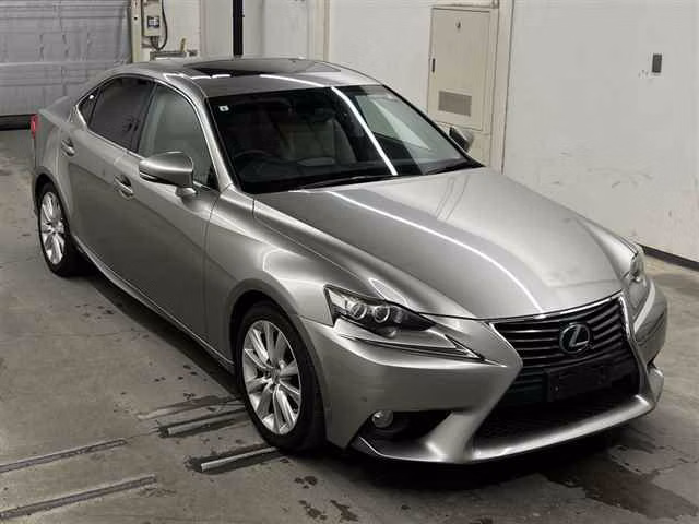 LEXUS IS300H