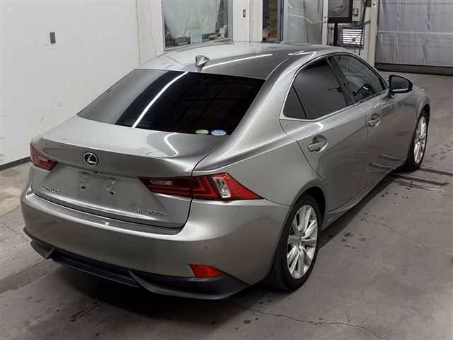 LEXUS IS300H