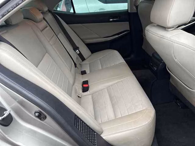 Lexus IS300h