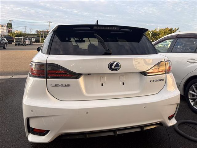 Lexus CT200h