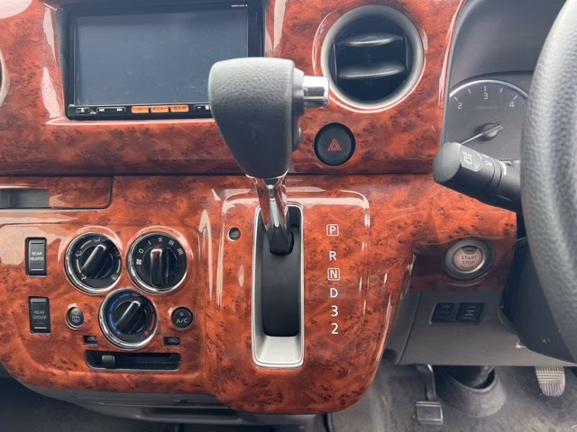 NISSAN NV350 CARAVAN
