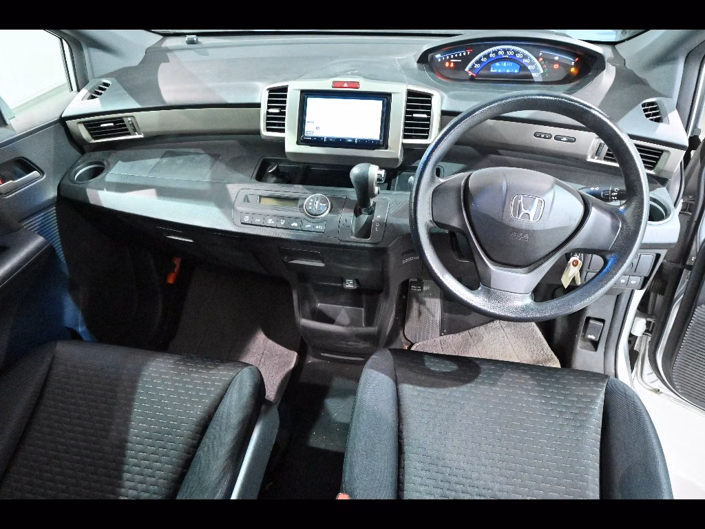 HONDA FREED SPIKE