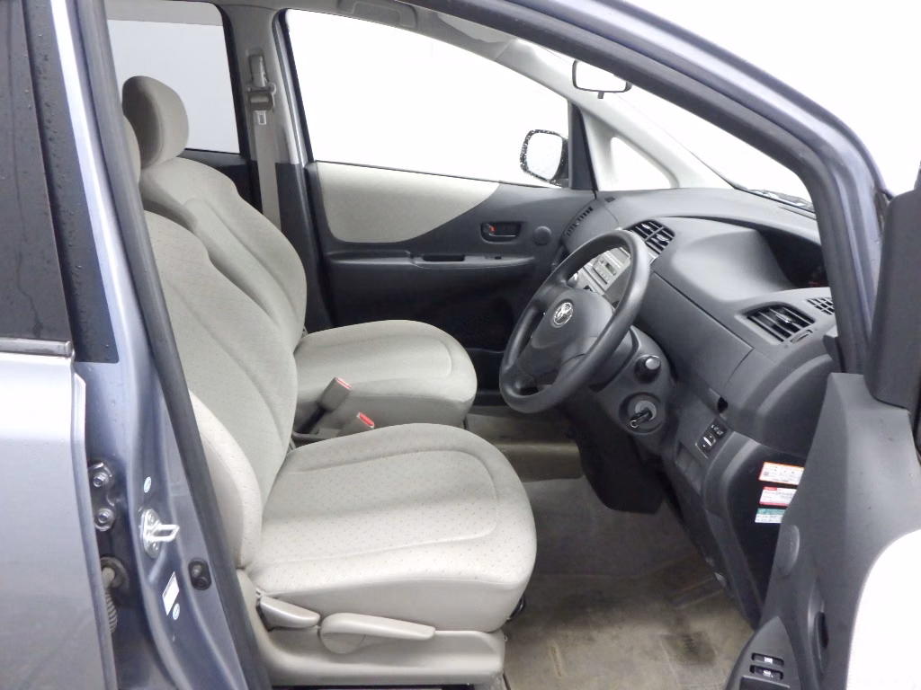 TOYOTA RACTIS