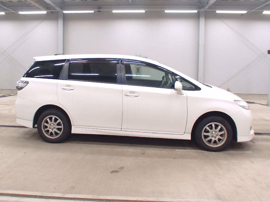 TOYOTA WISH