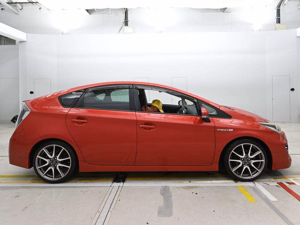 TOYOTA PRIUS