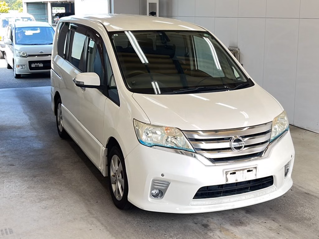 NISSAN SERENA