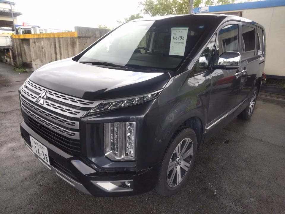 Mitsubishi Delica D:5