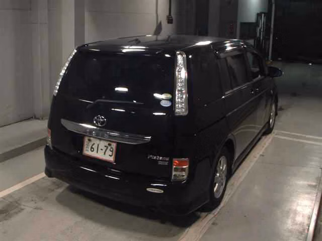 TOYOTA ISIS