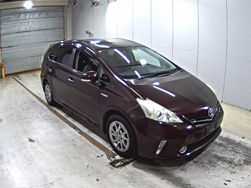 TOYOTA PRIUS ALPHA