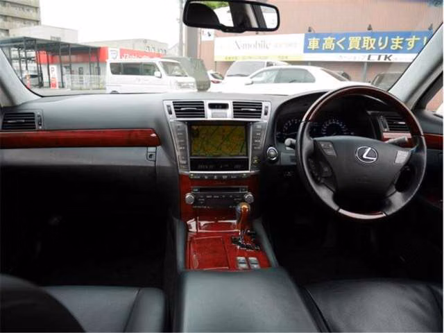 LEXUS LS460